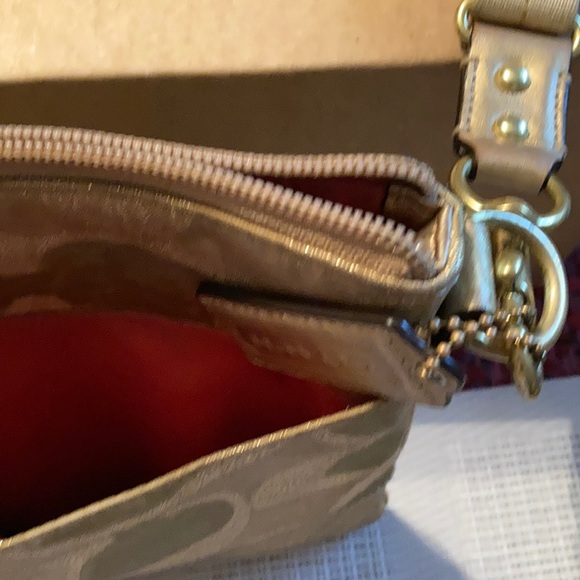 Sold🔴🔴🔴Coach Signature Gold Metallic Cossbody - Picture 3 of 8